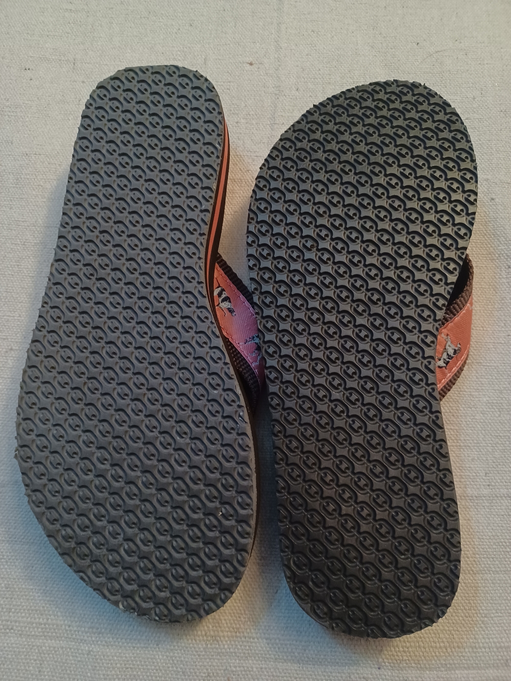 L.L.Bean Maine Isle Flip Flops With Pointer Motif Women's Size 6 - Picture 4 of 7